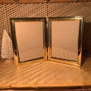 VINTAGE DOUBLE HINGED GOLD PICTURE FRAMES